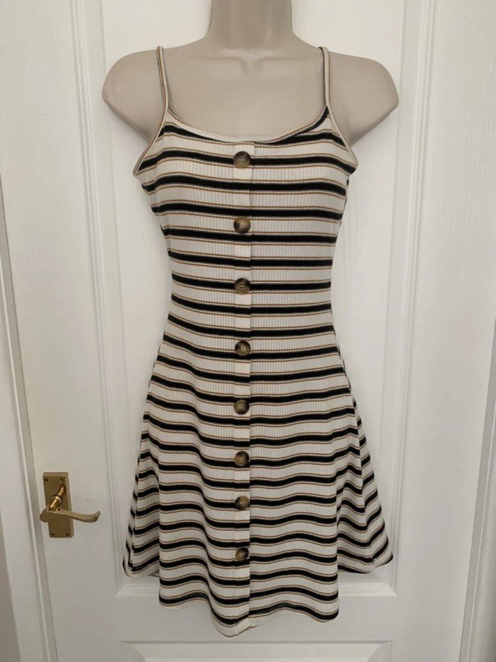 Summer printed pattern dress with buttons and straps